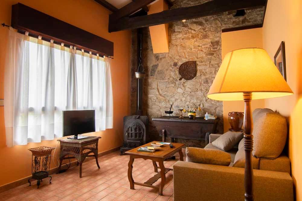 Apartamentos El Cueto Ovinana  ภายนอก รูปภาพ