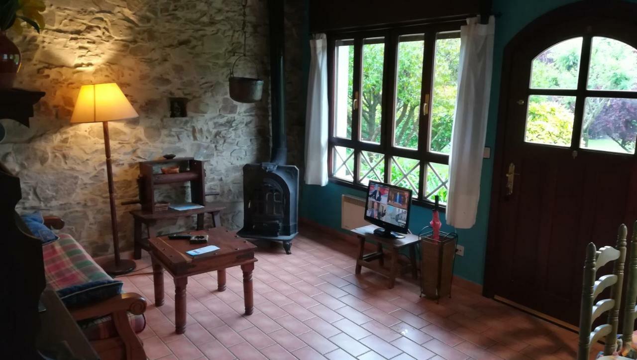Apartamentos El Cueto Ovinana  ภายนอก รูปภาพ
